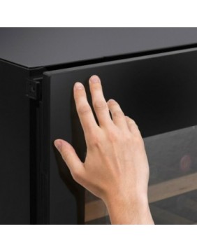 Caso WineDeluxe E 18 įmontuojamas vyno šaldytuvas, 18 butelių, su kompresorine aušinimo sistema